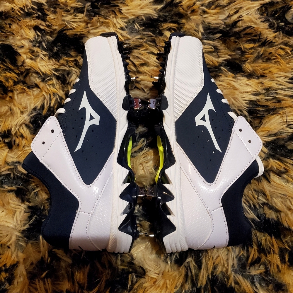 Mizuno Womens 9 Spike Swift 5 Softball Metal Cleats